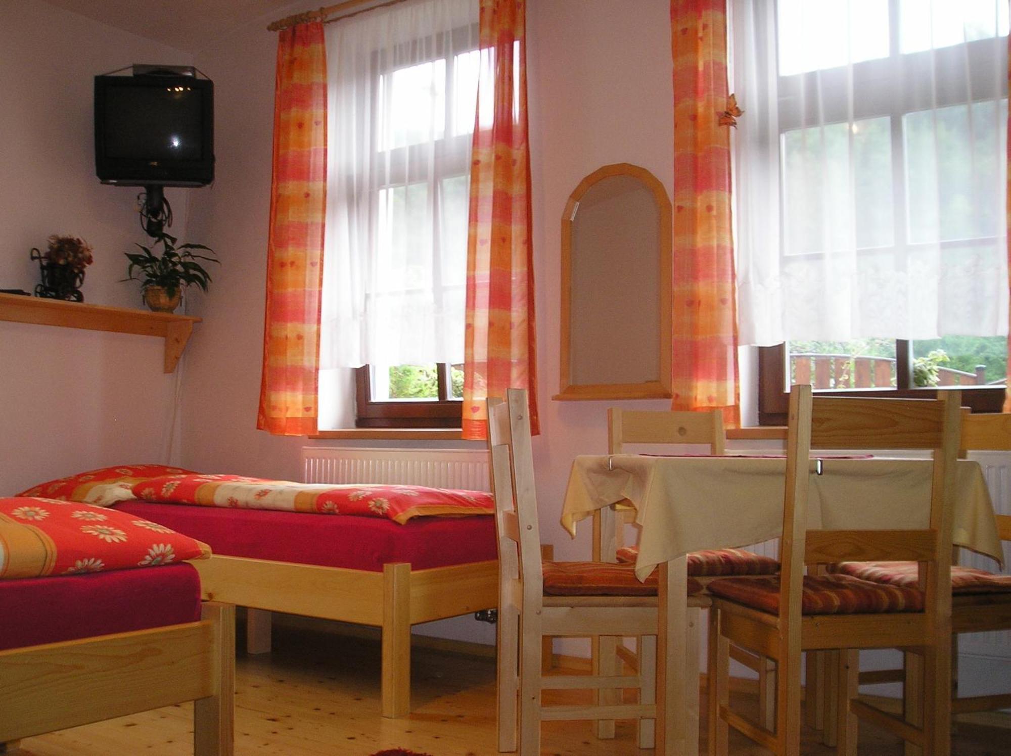 Hostel Fortuna Spindleruv Mlyn Bagian luar foto